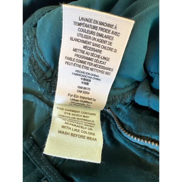 Free People Women’s Velour Dark Green Boot Cut Crop Style Pants Size 28 - Picture 6 of 11